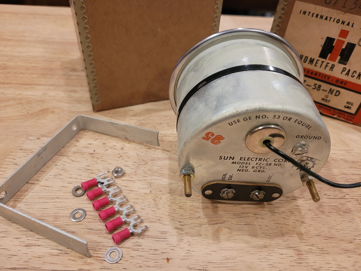 NOS Sun Electric Corporation FZ-58 ND Tachometer - 0-5000 RPM International Harvestor Packaging