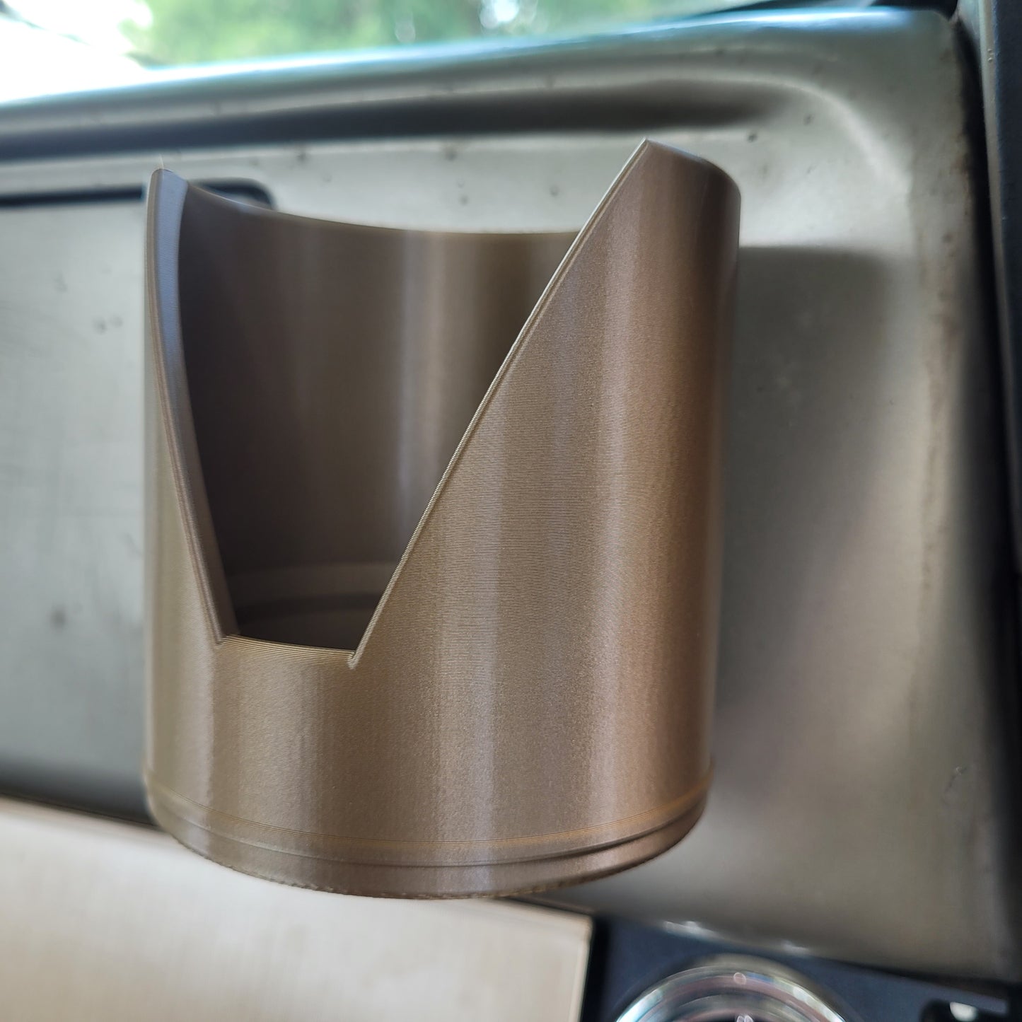 Grabby 2.0 - Magnetic Cup Holder & Console