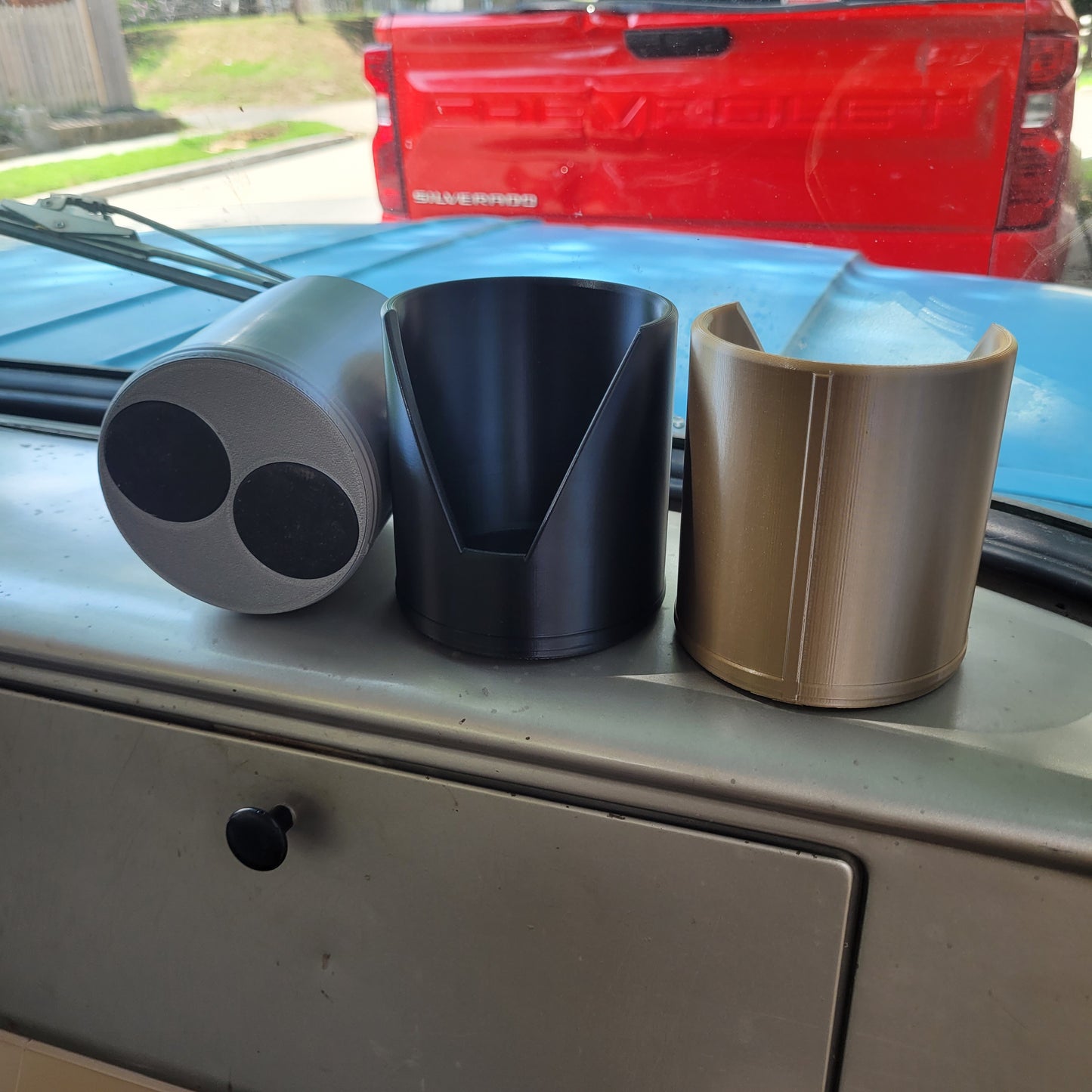 Grabby 2.0 - Magnetic Cup Holder & Console