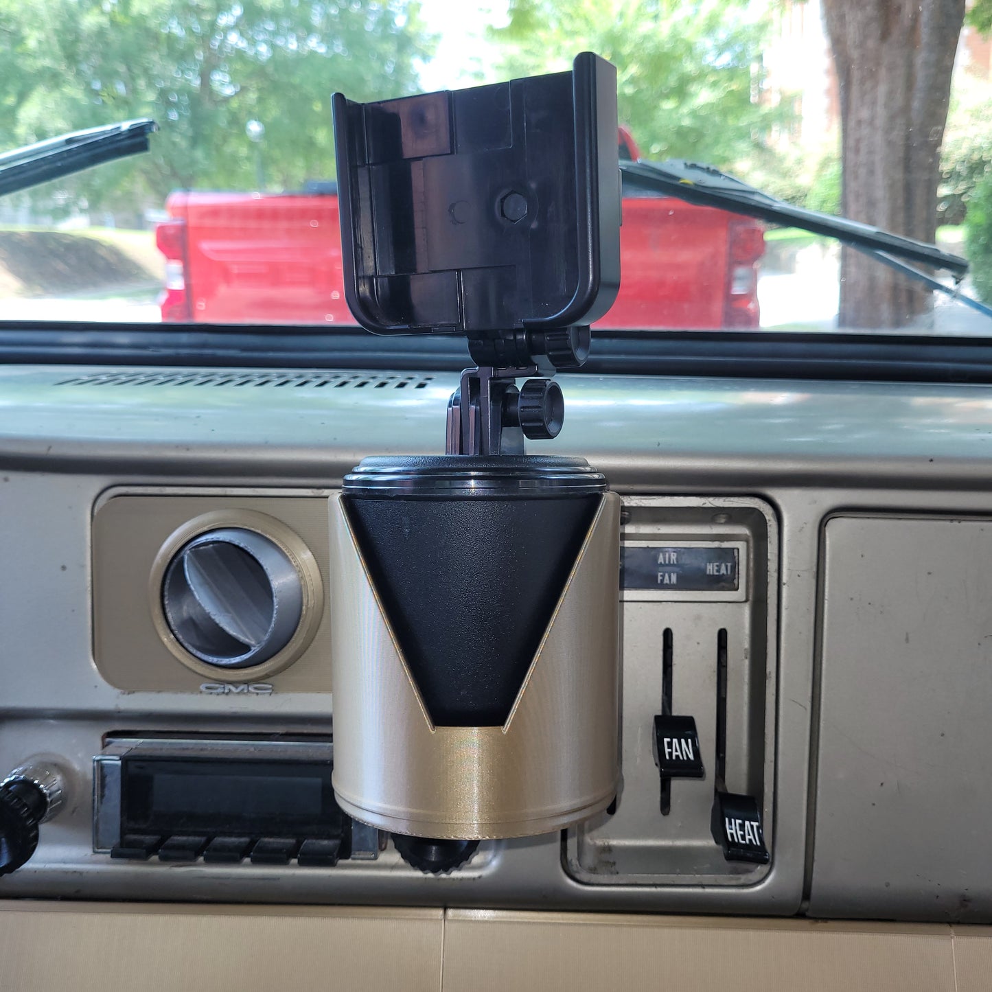 Grabby 2.0 - Magnetic Cup Holder & Console