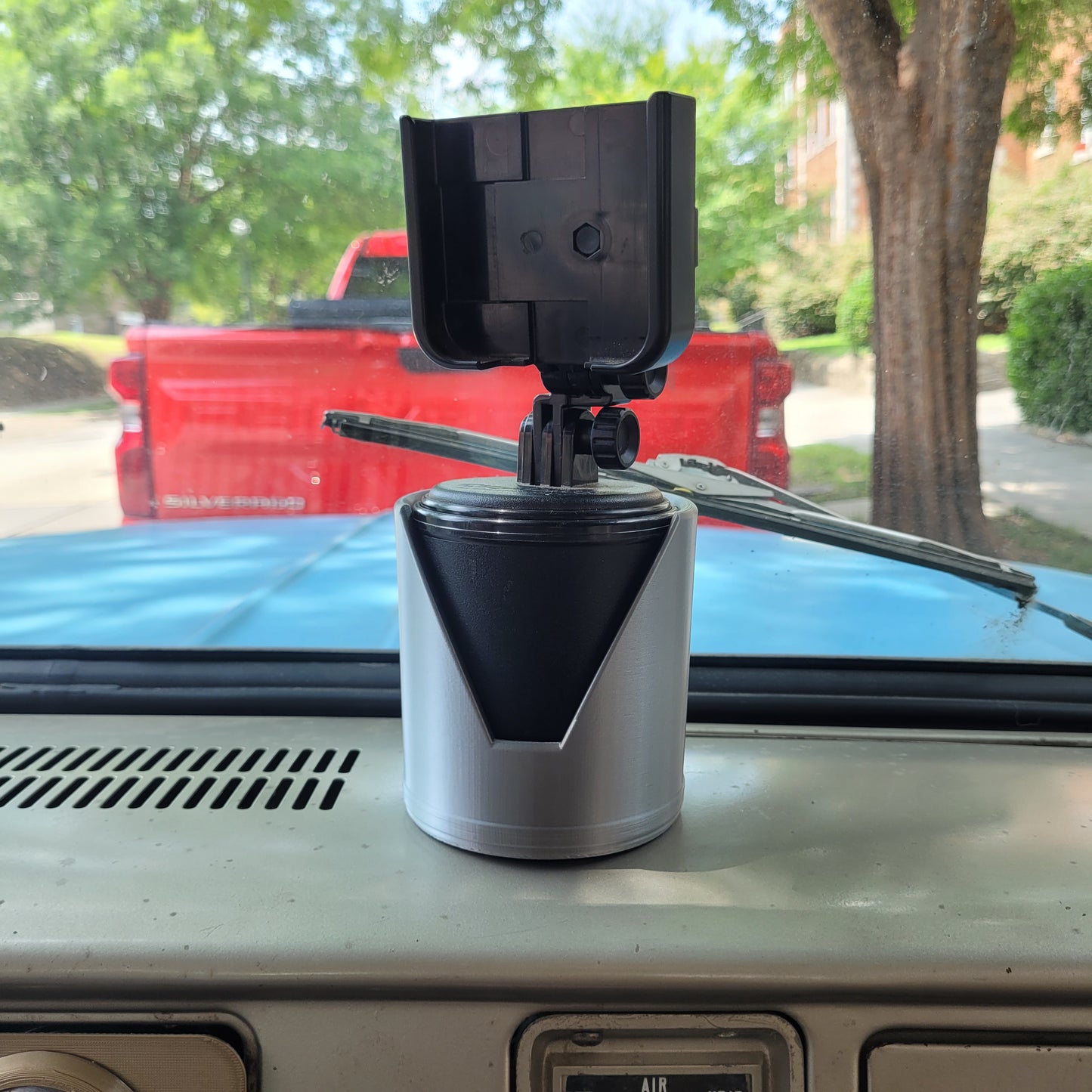 Grabby 2.0 - Magnetic Cup Holder & Console