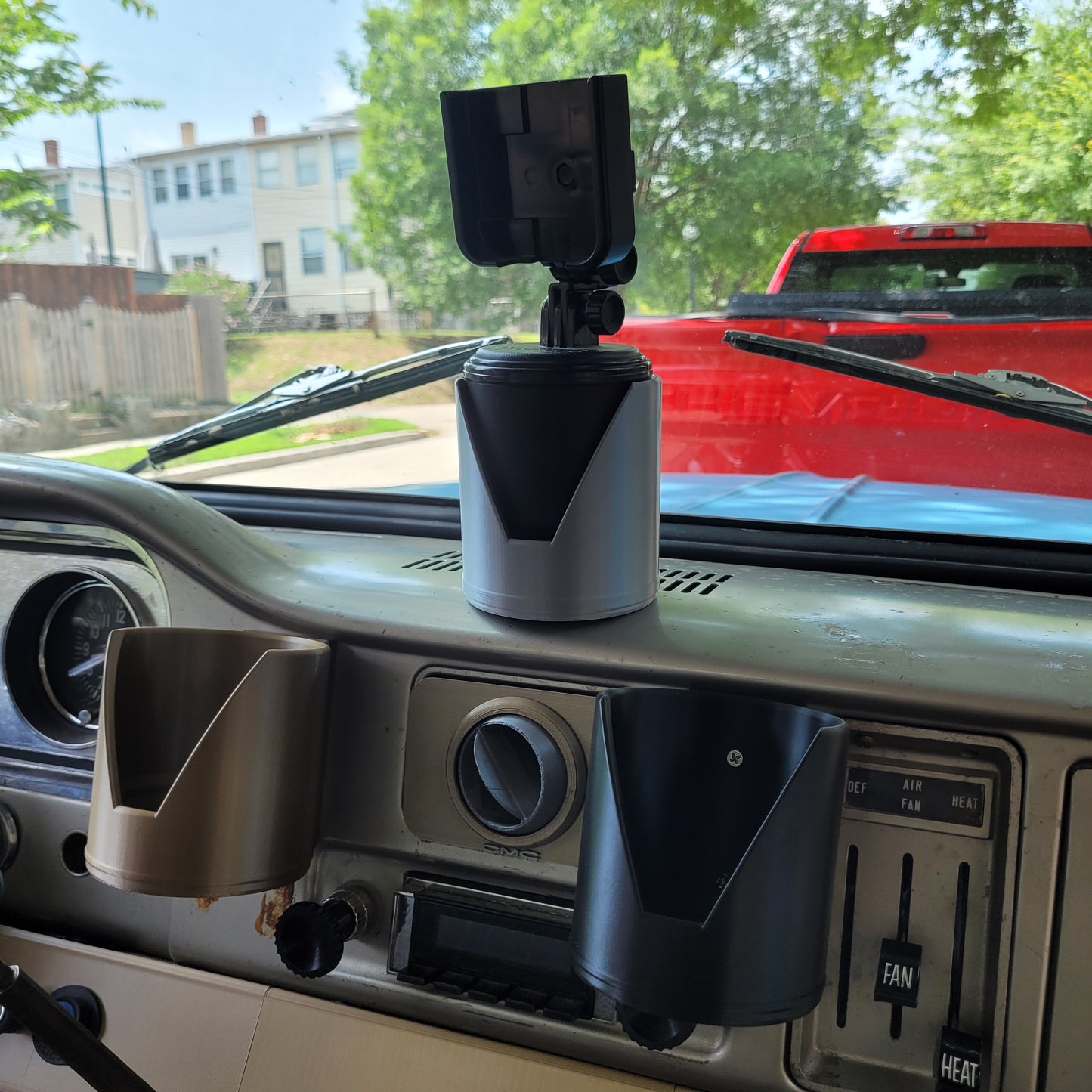 Grabby 2.0 - Magnetic Cup Holder & Console
