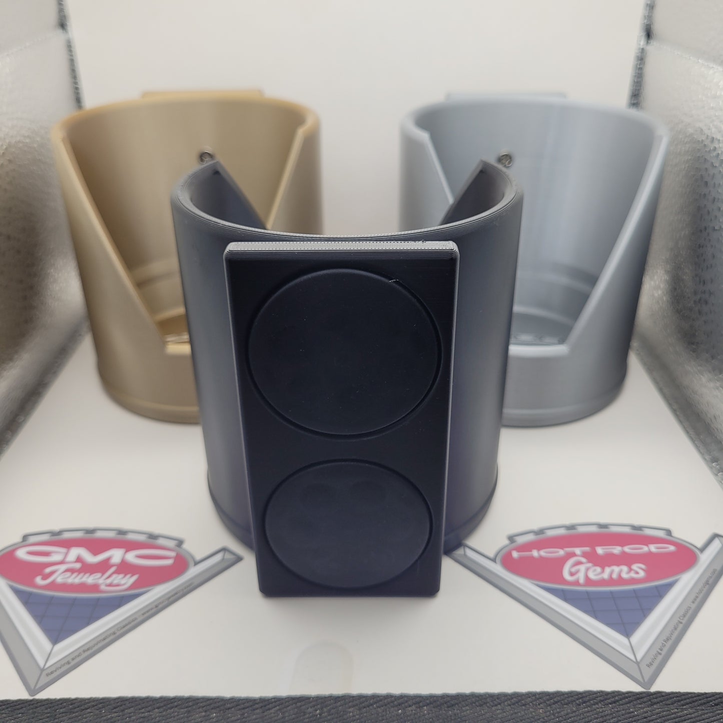 Grabby 2.0 - Magnetic Cup Holder & Console